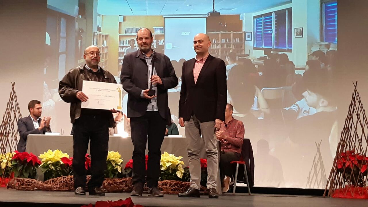 Antoni Royo i Òscar Escuder, de Plataforma per la Llengua reben el Premi d’Honor Vila de Pedreguer