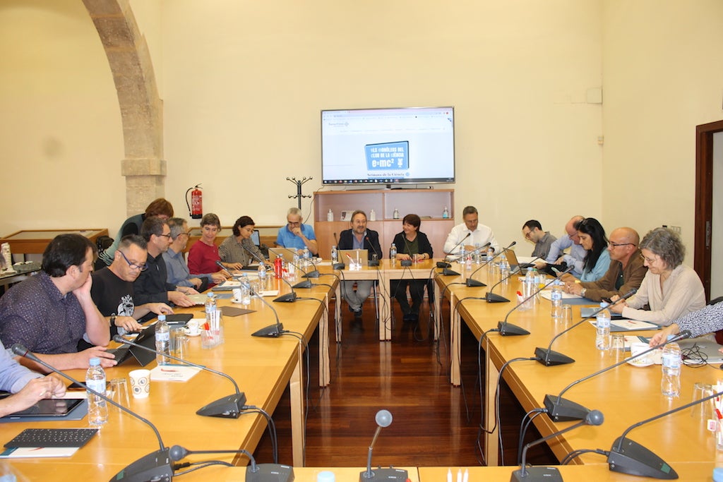 La Comissió de Llengua de la Xarxa Vives d’Universitats es reuneix a la seu de l’Acadèmia Valenciana de la Llengua