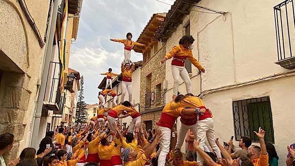 Muixerangues durant l'Aplec dels Ports 2022, celebrat a Portell