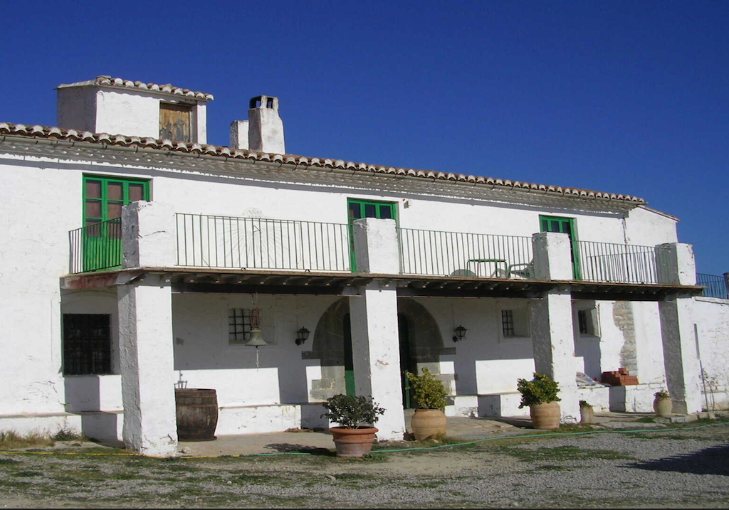 La masia de Cucalón, a Altura 