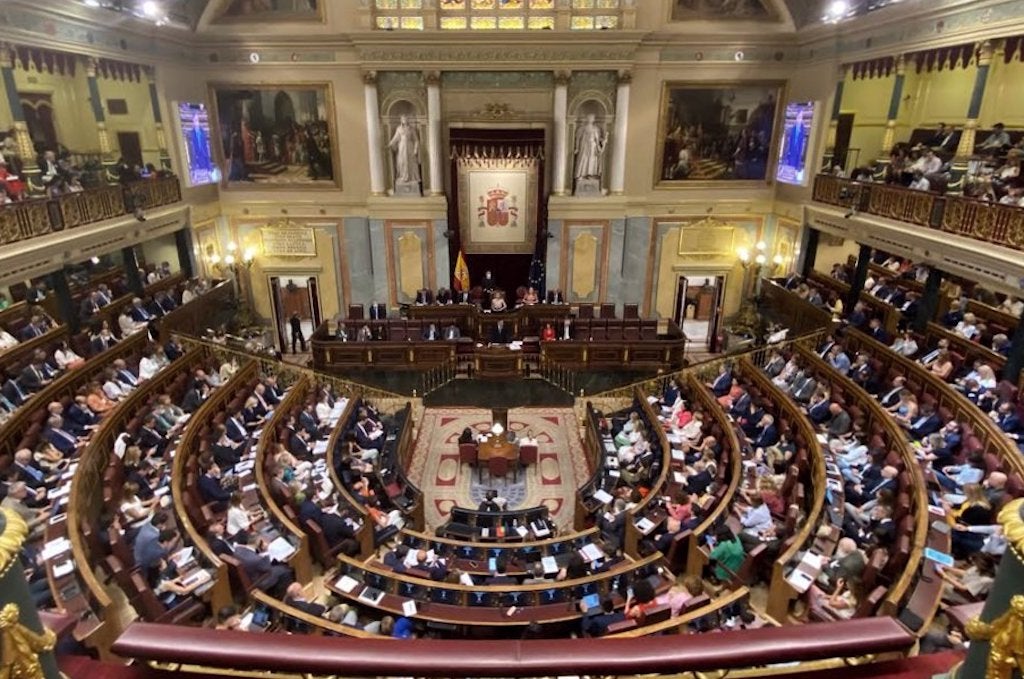 192 normes espanyoles i europees privilegien el castellà