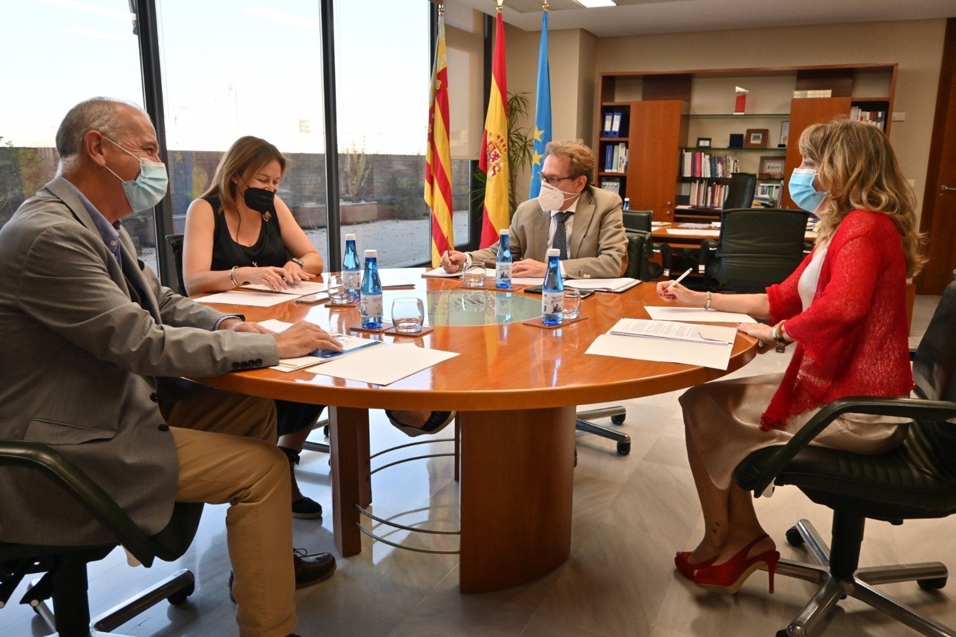 El Consell de Col·legis de Metges critica l’exigència del C1 de valencià