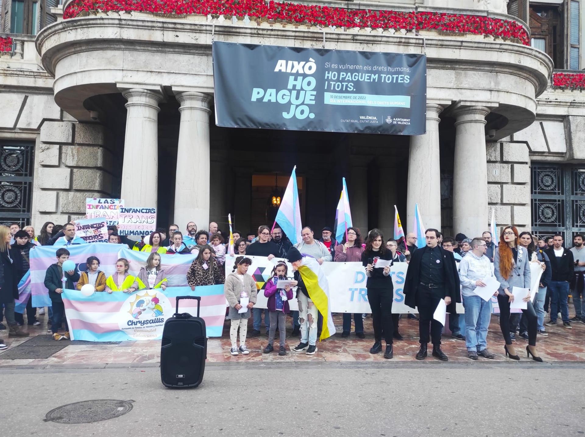 Entitats LGTBI+ exigeix el Govern espanyol que aprove la llei trans