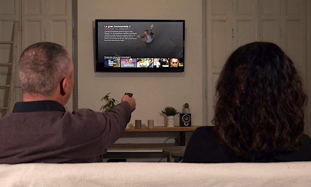 Compromís parodia les «innocentades de la dreta» amb una campanya inspirada en una pel·lícula distòpica [Vídeo]