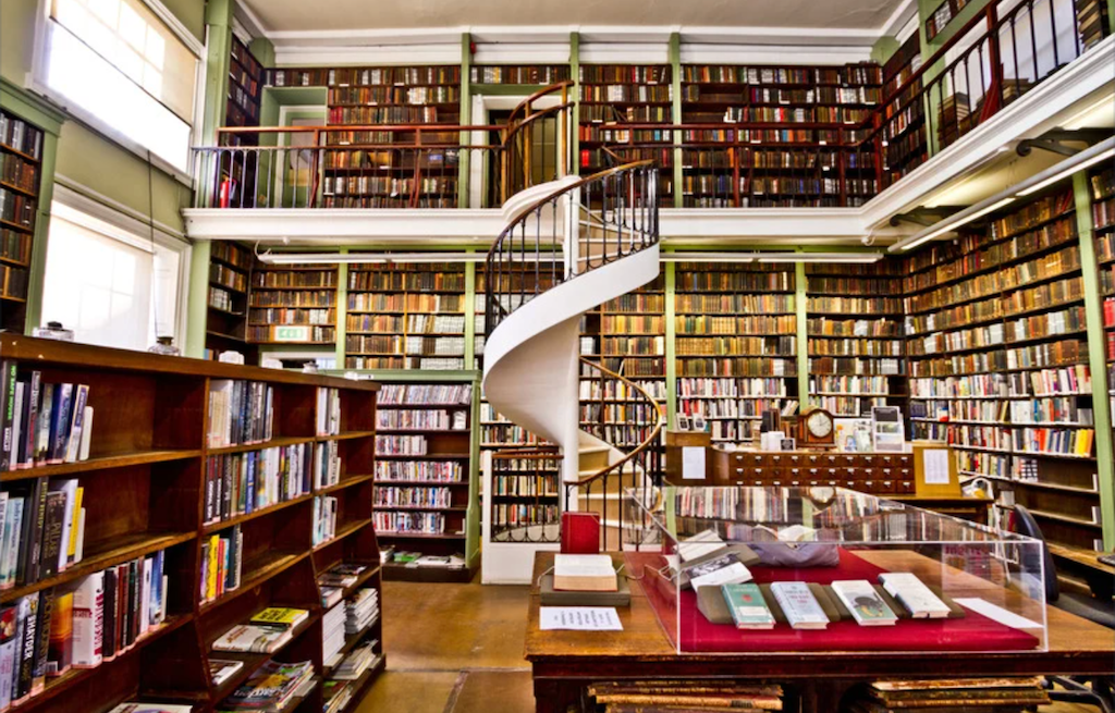 Novel·la negra, memòria de la Guerra Civil, Safo de Lesbos i molt més, a La Veu dels Llibres