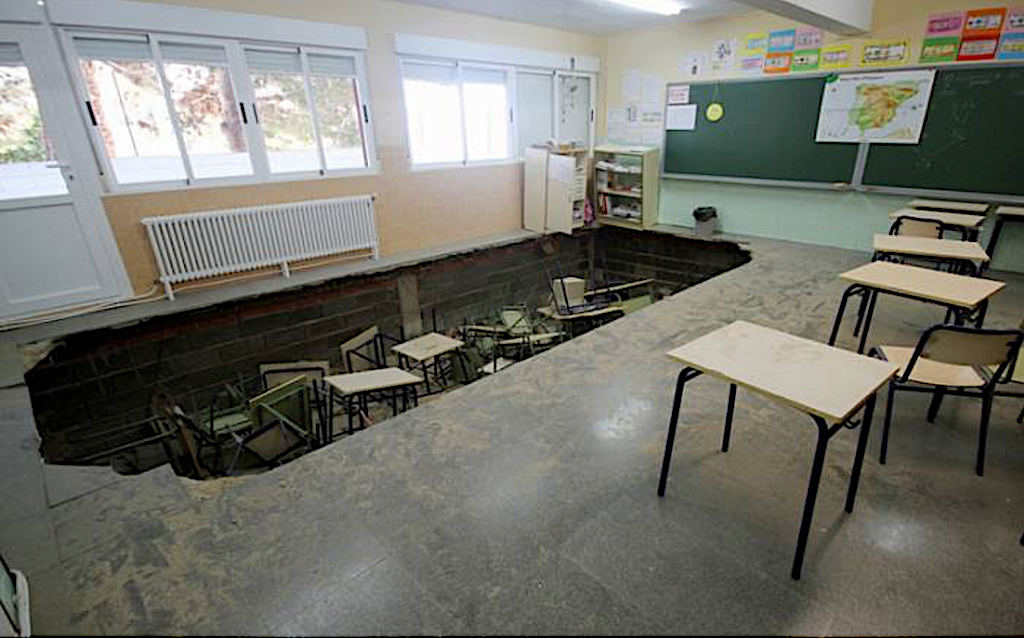 Fa 10 anys, a DLV: «Nou escolars i una professora ferits en enfonsar-se el sòl d’un col·legi de Santa Pola»