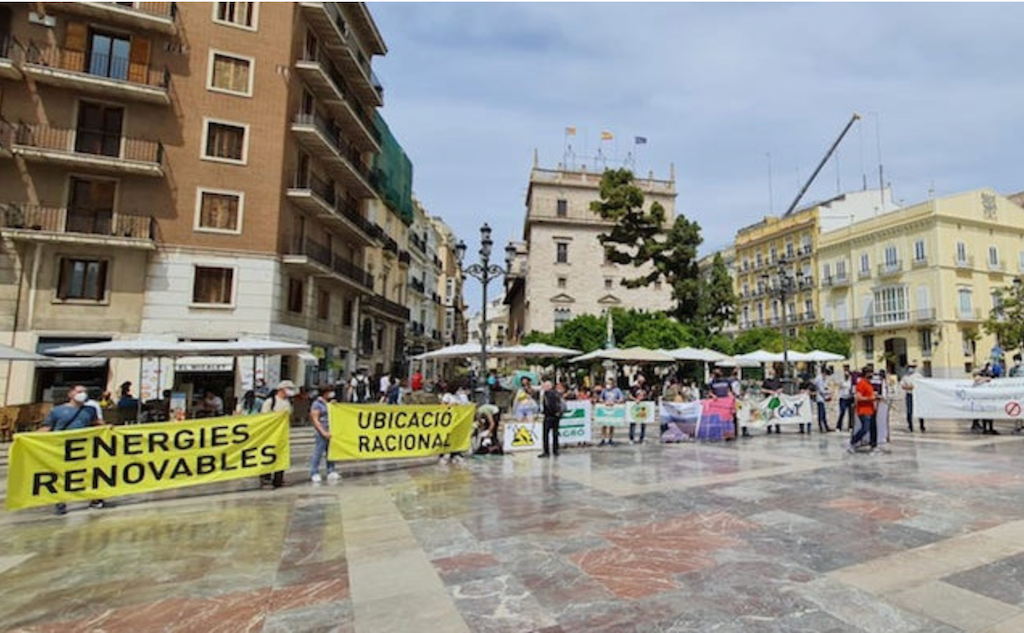 Unes 50 entitats es manifesten aquest dissabte a València contra el «frau» de la transició energètica