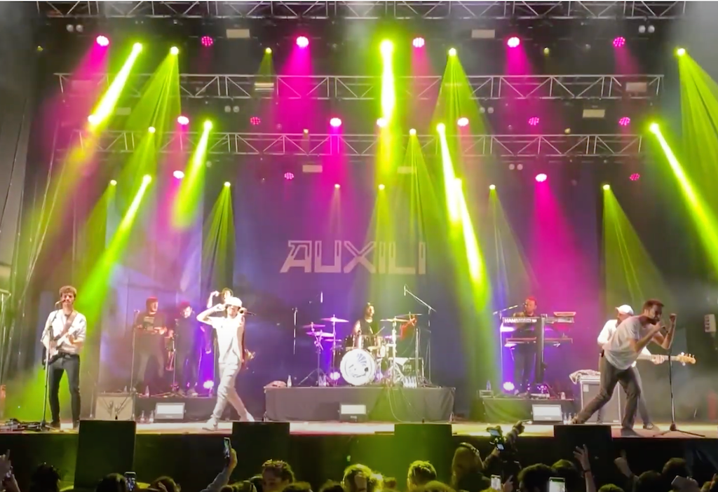 Així es viu el concert d’Auxili al Festivern des de dins [Vídeo]