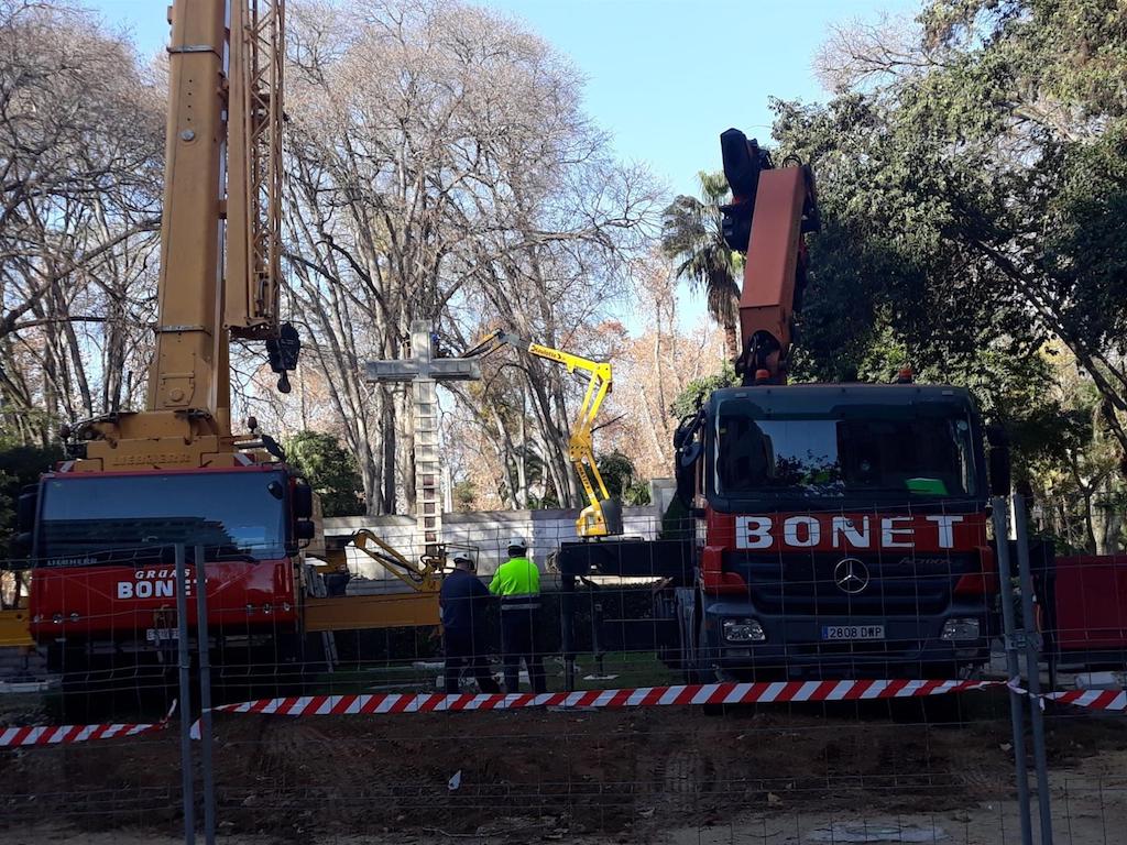 Retiren definitivament la creu franquista del parc Ribalta de Castelló de la Plana 