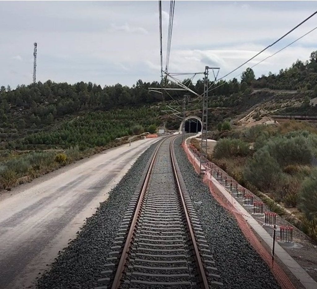 Proven amb èxit la circulació de trens comercials en el tram entre Xàtiva i el nus de La Encina