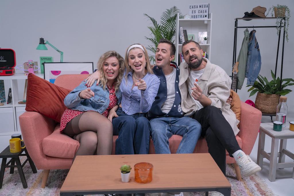 «El Piset», un programa de debat per a joves, amn Ame Soler, il·lustradora, i Àrtur Martínez, cantant de La Fúmiga