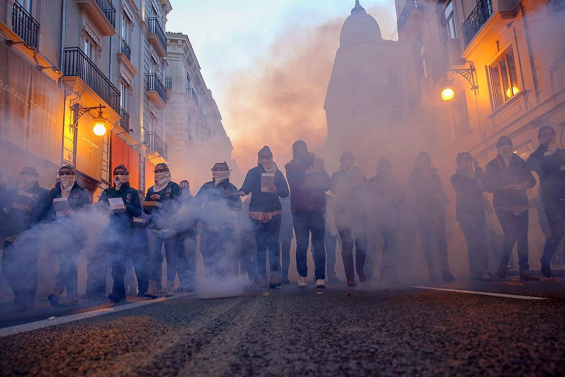 L’Ajuntament de València estudiarà fixar unes hores en falles sense petards per a no molestar persones ni animals