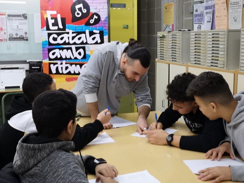 Els menors dels centres de justícia juvenil canten per la llibertat en un recopilatori de rap en català de Plataforma per la Llengua