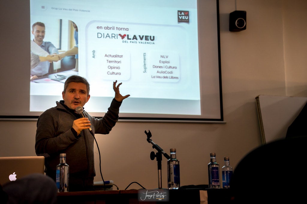 L'editor de La Veu, Moisès Vizcaino en el Consell de Seguiment del 2022 | Joanjo Puertos