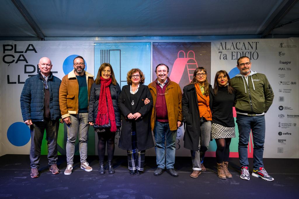 Representants de les entitats organitzadores de la Plaça del Llibre
