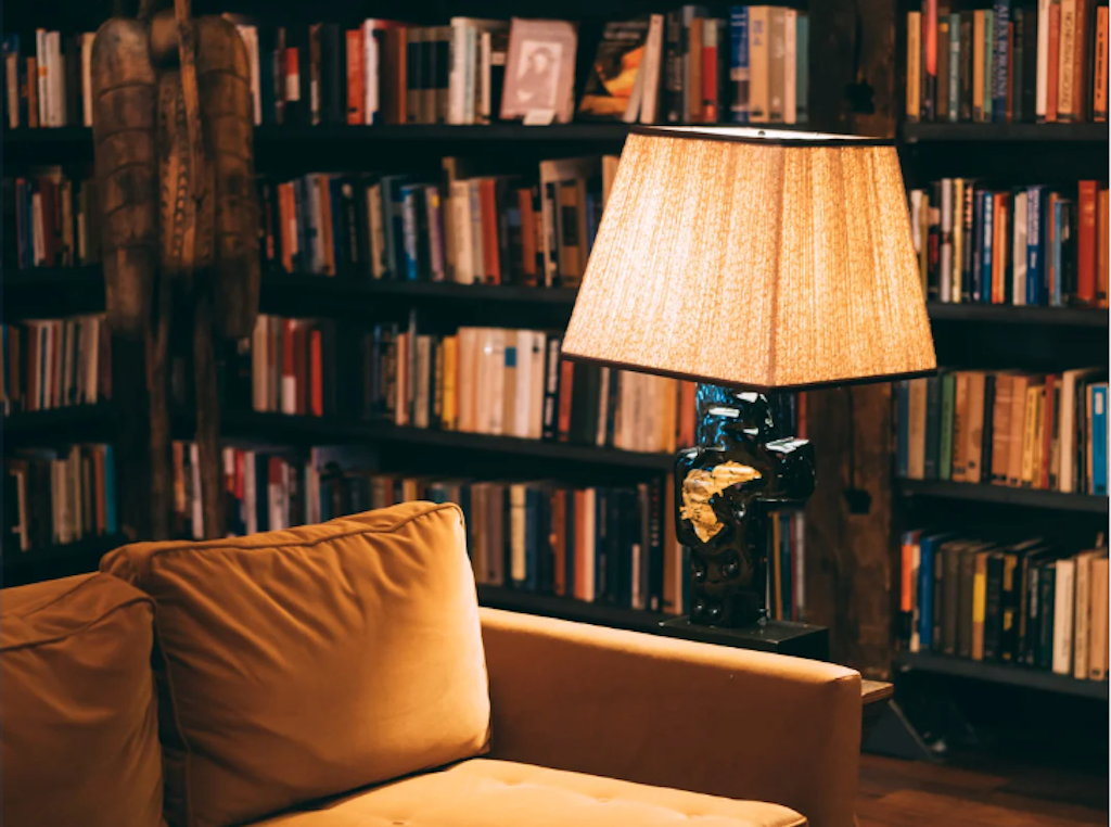 La poesia completa de Salvador Oliva, ciencia-ficció, crims i molt més, a La Veu dels Llibres 