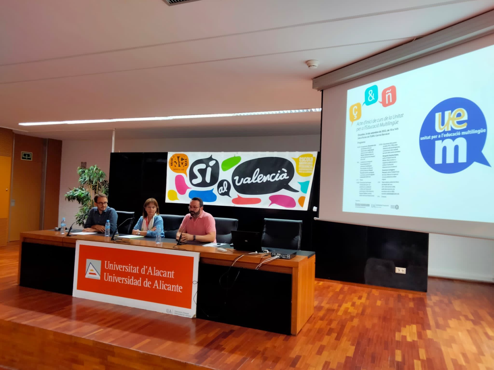 Escola Valenciana impulsa el Voluntariat pel Valencià a dotze instituts