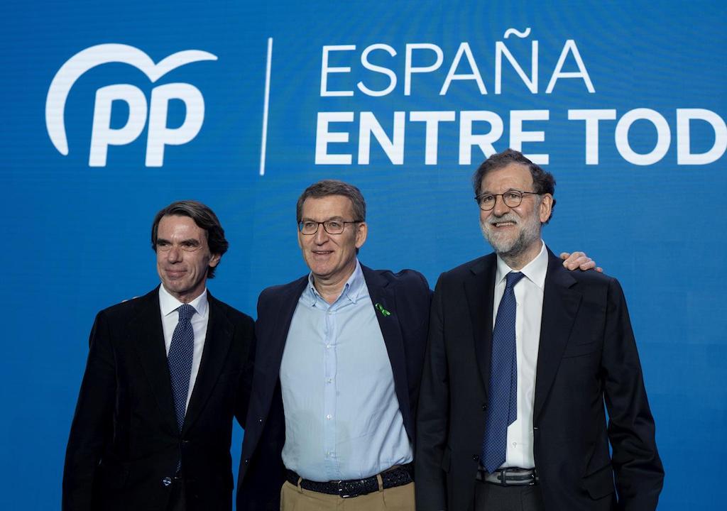 José María Aznar, Alberto Núñez Feijóo i Mariano Rajoy, en la 26 Intermunicipal del PP, a València |  Jorge Gil