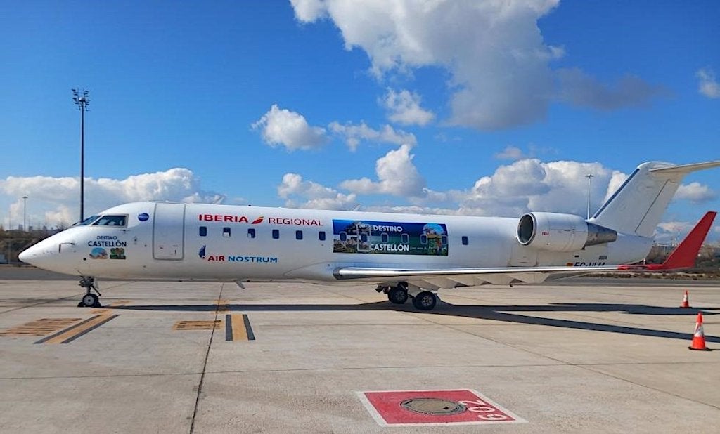 L’Aeroport de Castelló retola «Destino Castellón» en dos avions de la ruta a Madrid