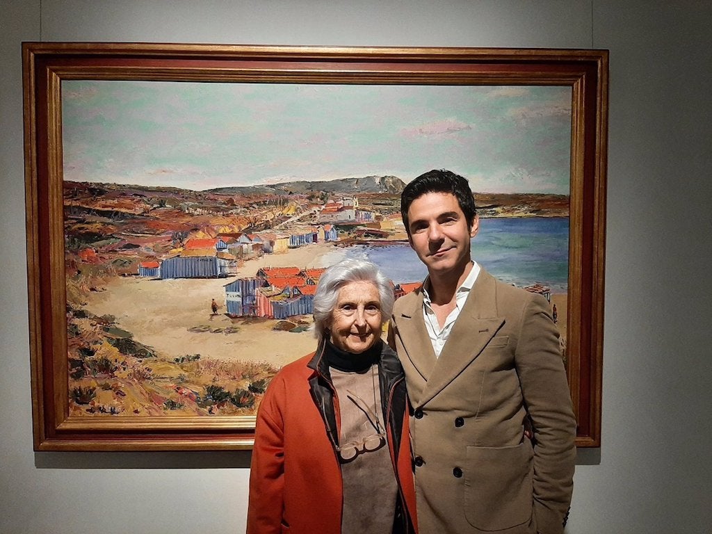 Teresa Lozano i Pablo González Tornel davant de l'obra donada