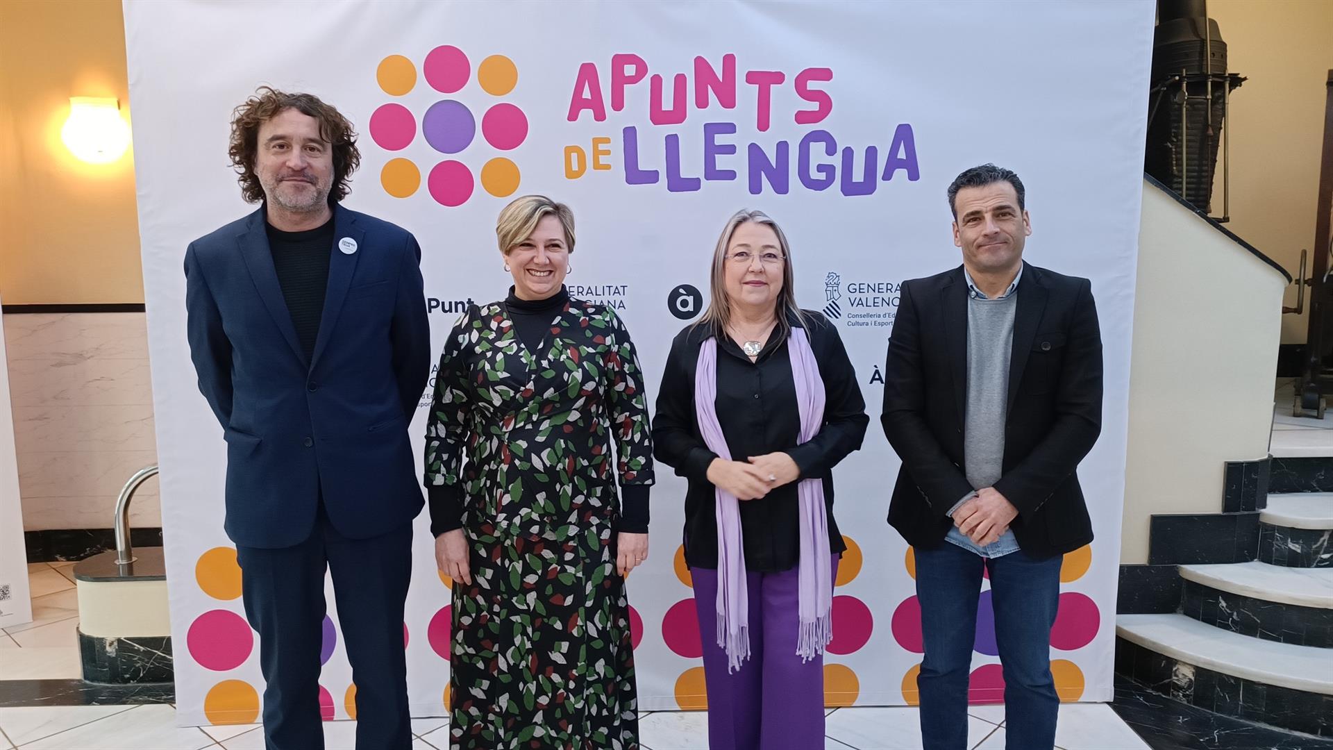 Naix «Apunts de llengua», una plataforma per a aprendre valencià a través dels materials d’À Punt