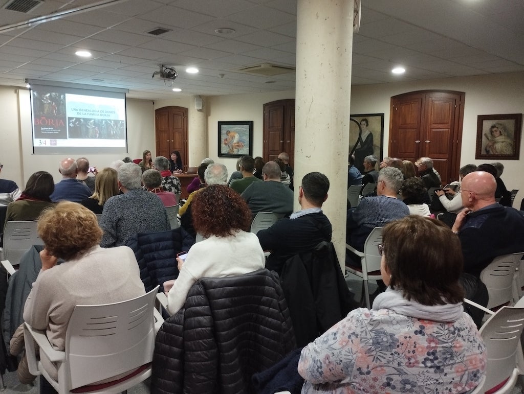 Ondara acull la presentació del llibre «Les dones Borja», de Verònica Zaragoza