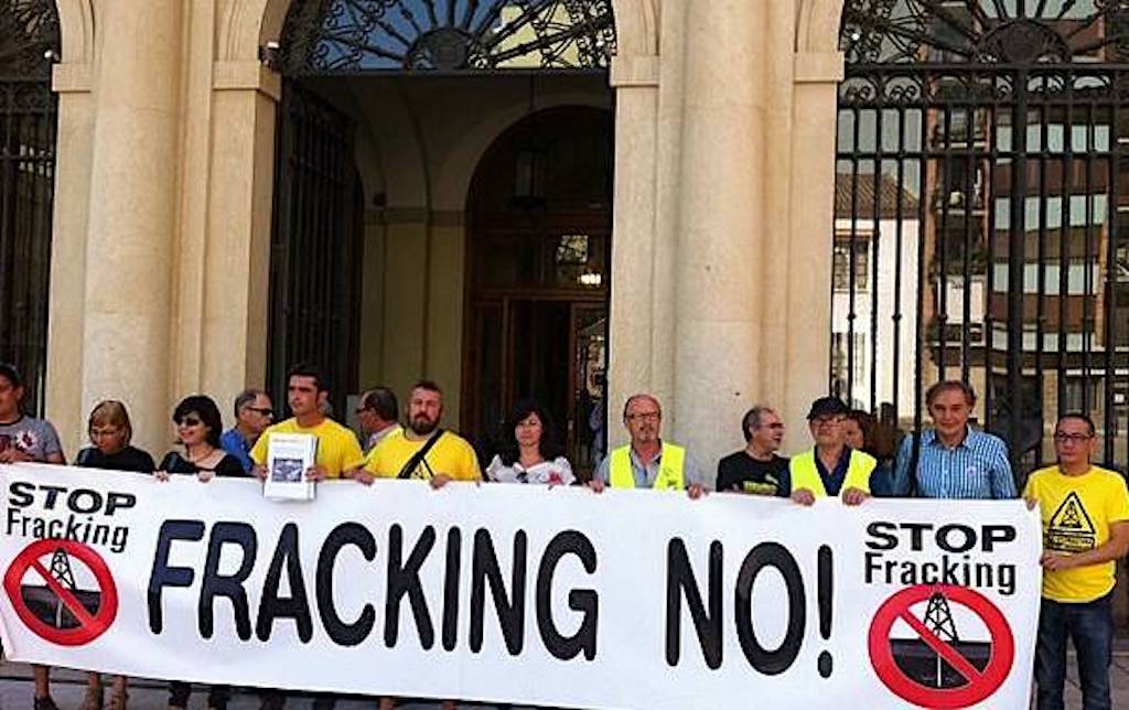 Fa 10 anys, a DLV: «El Consell nega a Compromís expedients de permisos d’investigació de “fracking”»