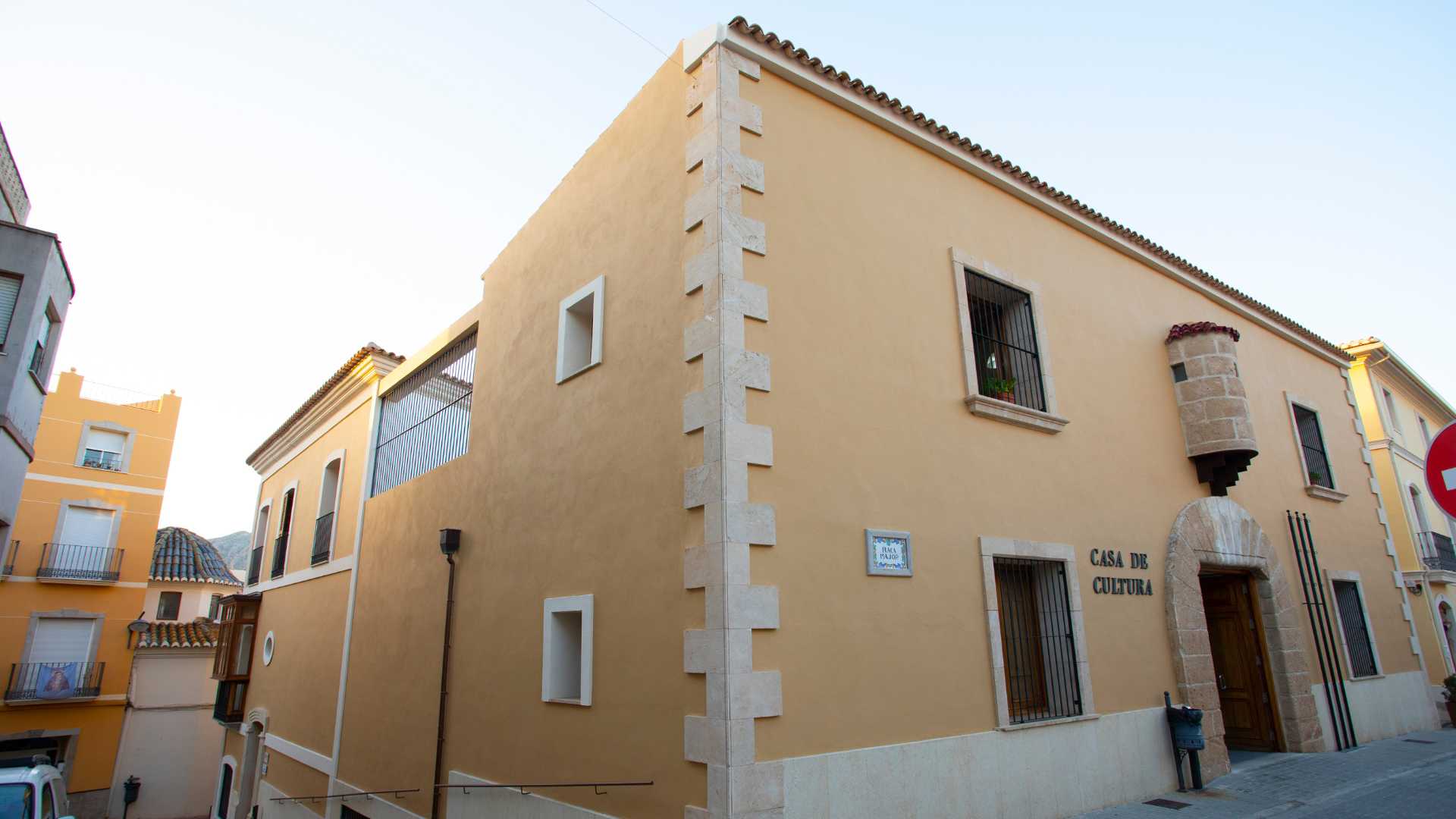 Casa de Cultura d'Ondara, a la Plaça Major de la localitat