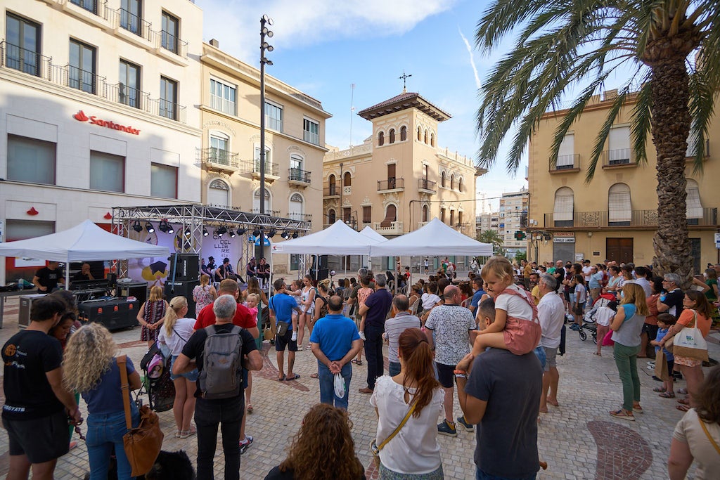 Elx torna a acollir la Plaça del Llibre