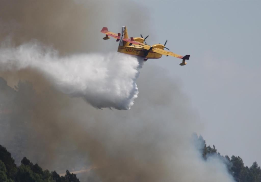 Avanç «molt positiu» de l’extinció de l’incendi de l’Alt Millars
