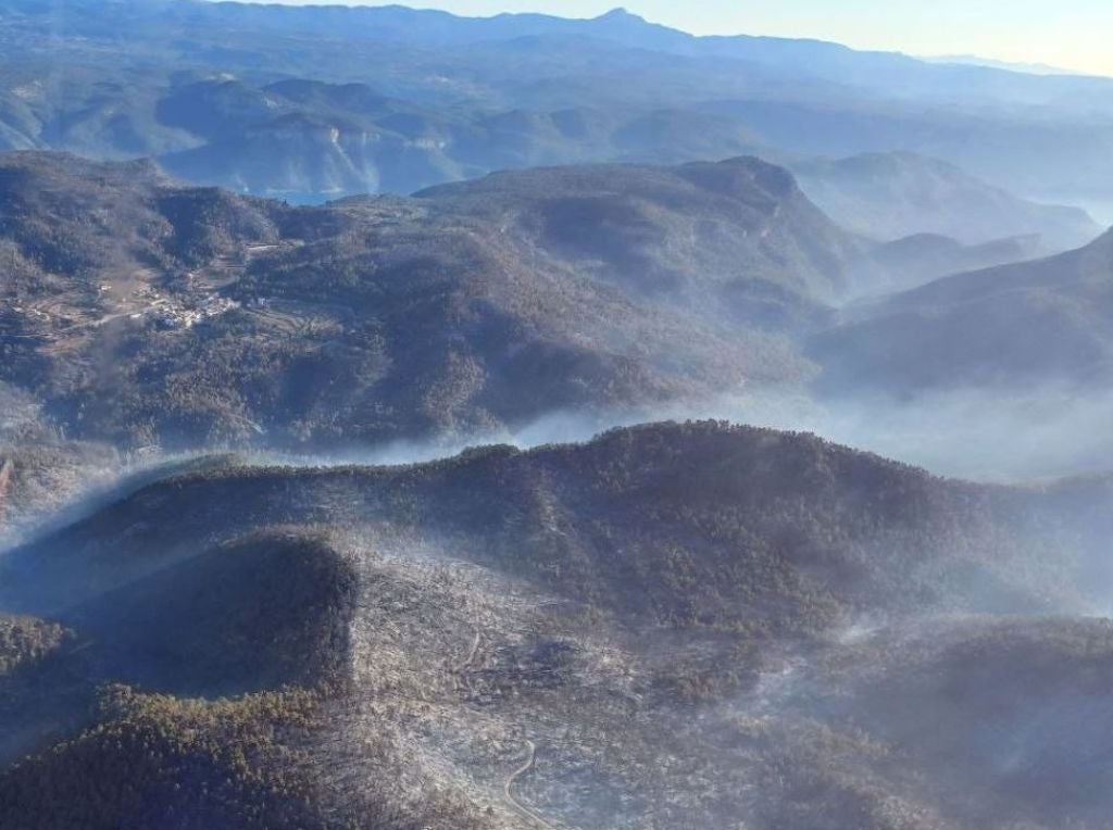 Les pròximes 12 hores són «fonamentals» per a l’extinció de l’incendi, adverteix Puig