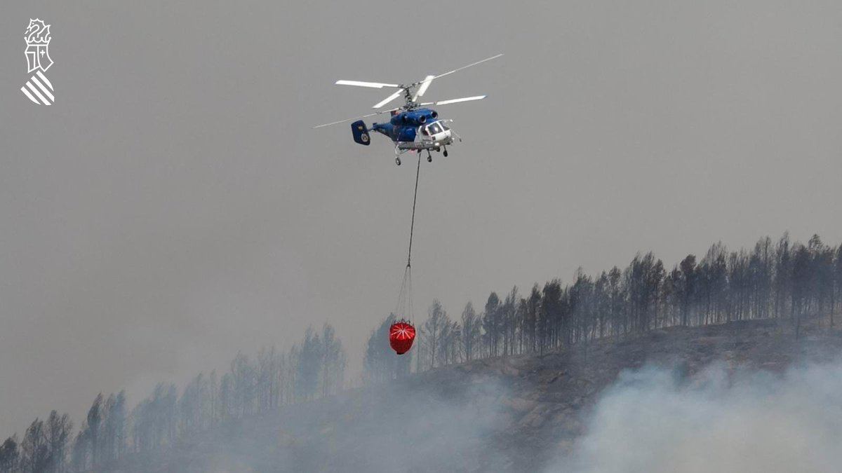 El foc continua amb dificultats a l’altura de Montant