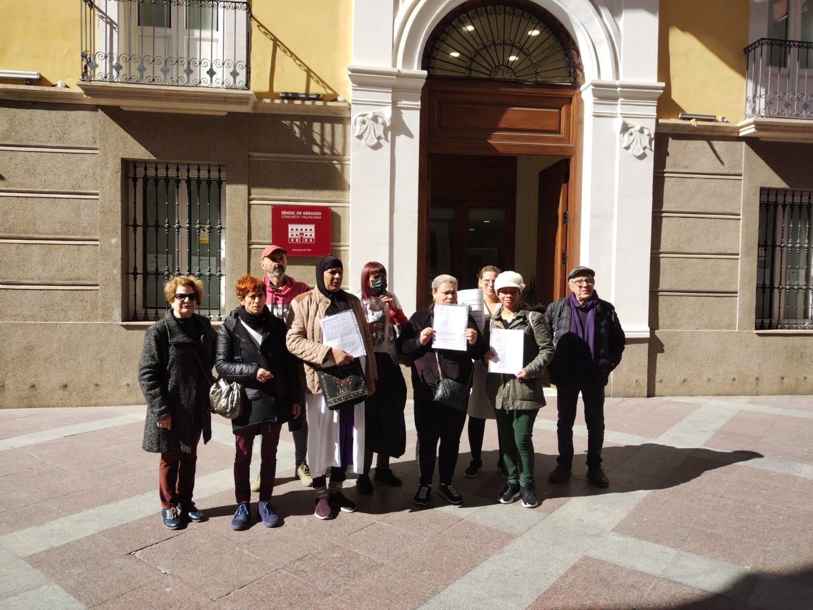 Famílies alacantines presenten al Síndic de Greuges queixes per la inacció de l’Ajuntament en matèria social