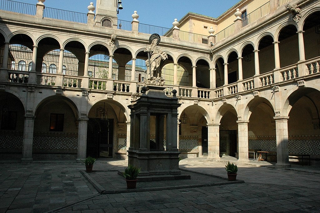 Casa de Convalescència, seu de l'IEC, Barcelona | Viquipèdia