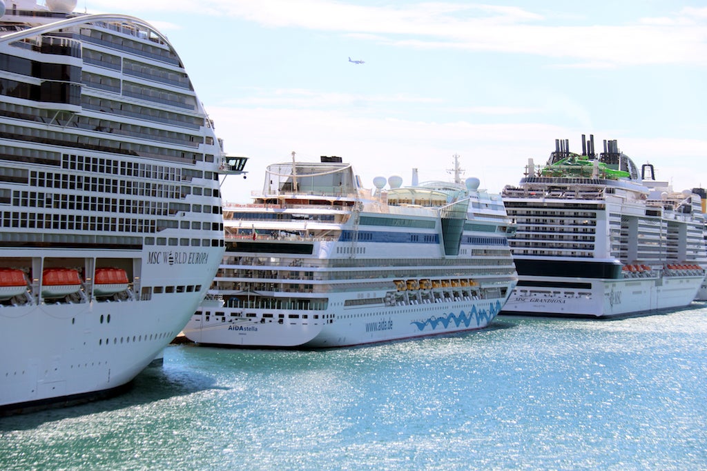 Tres creuers atracats al Port de Barcelona | Lluís Sibils | ACN