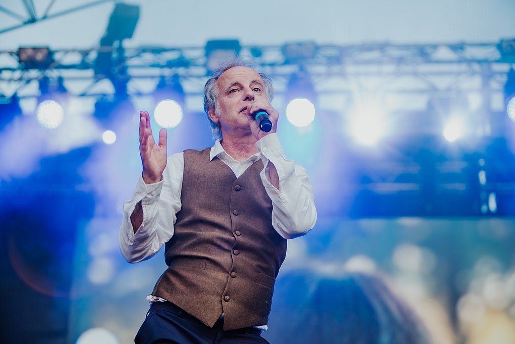 Tal dia com hui del 1963 va nàixer Lluís Gavaldà, cantant d’Els Pets