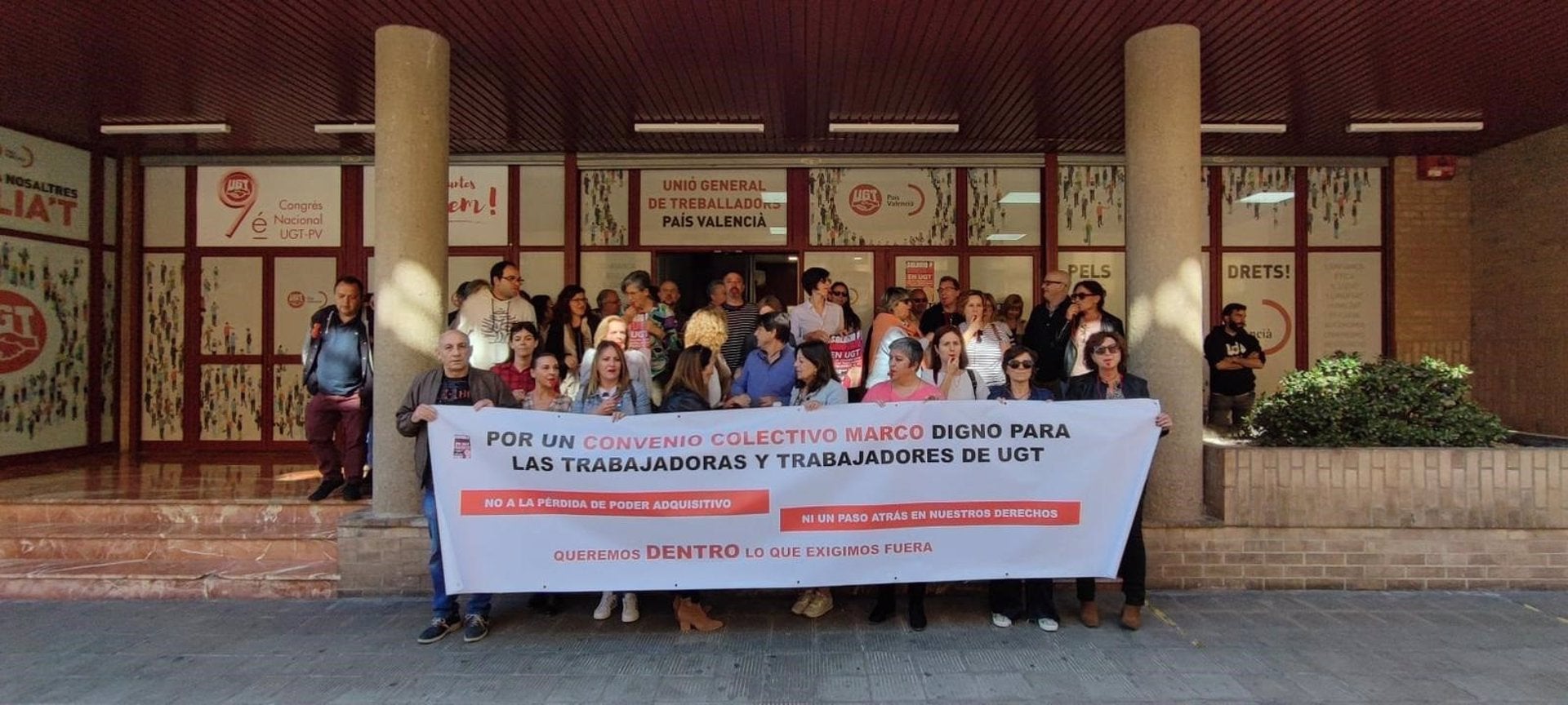 La plantilla d’UGT es concentra contra el seu propi sindicat