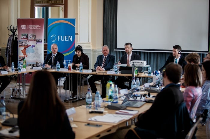 Plataforma per la Llengua denuncia a Transsilvània la situació d’emergència del català