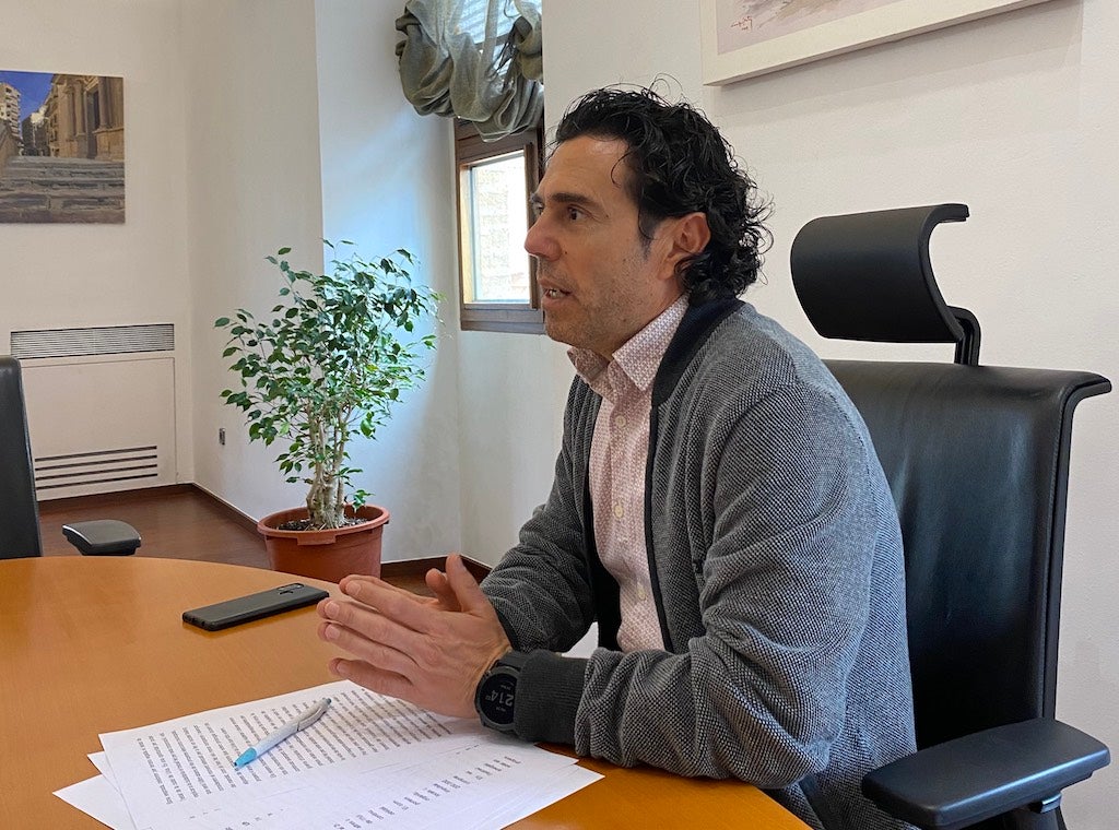 «Quan hi ha ha problemes, la gent va a la porta de l’ajuntament, no de la Generalitat o de Moncloa»