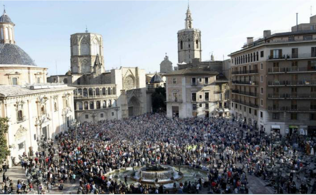Fa 10 anys, a DLV: «Més de 100.000 signatures per a reobrir les investigacions de l’accident del metro»