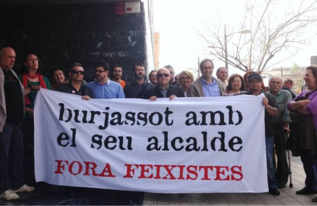 Fa 10 anys, a DLV: «“En suport de Jordi Sebastià', alcalde de Burjassot, imputat per plantar cara al feixisme»
