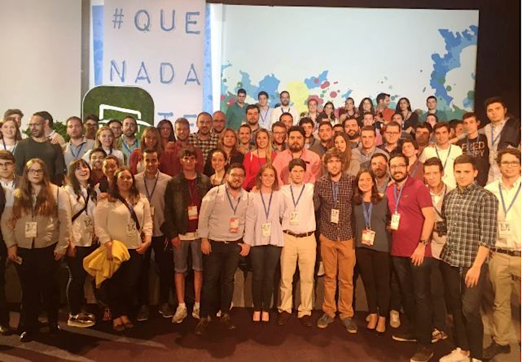 Fa 10 anys, a DLV: «El PP juvenil llança una campanya per a “desterrar” el terme “País Valencià' dels carrers»