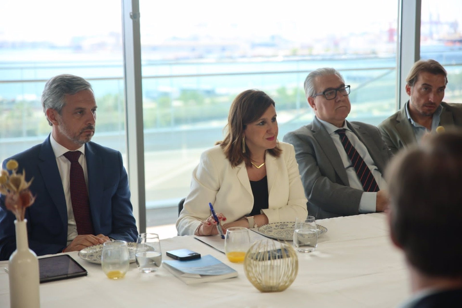 María José Catalá i, Juan Bravo, a la reunió amb l'Associació de Directius i Empresaris Logístics del Port