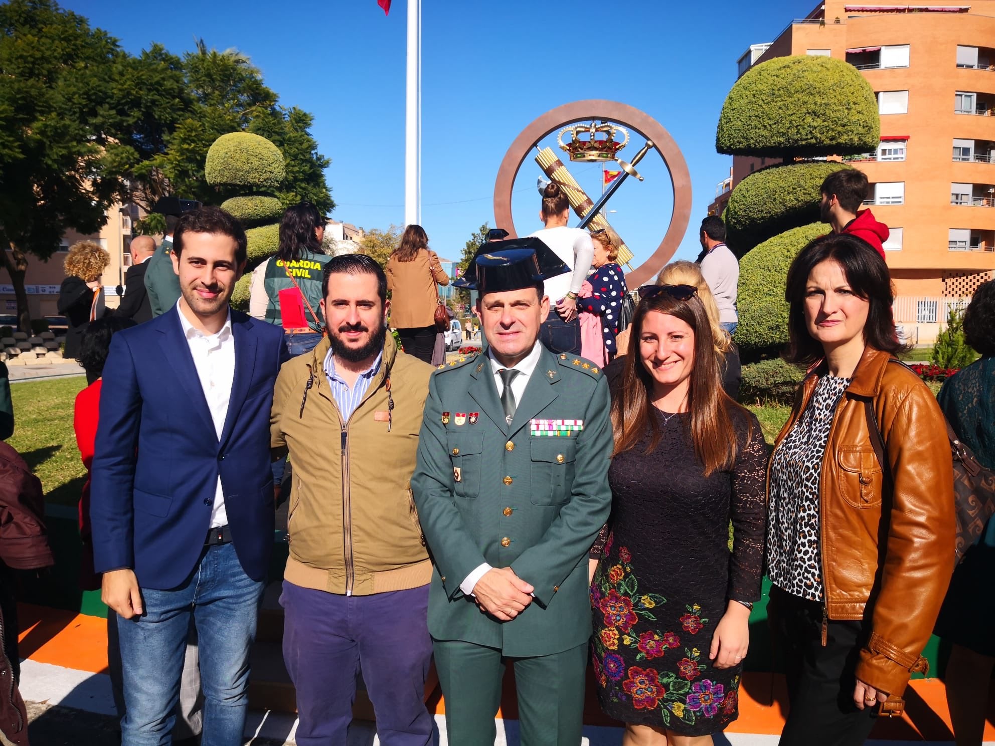 La regidora de Vox a Oriola, Asunción Aniorte, a la dreta, al costat de la síndica de Vox Ana Vega