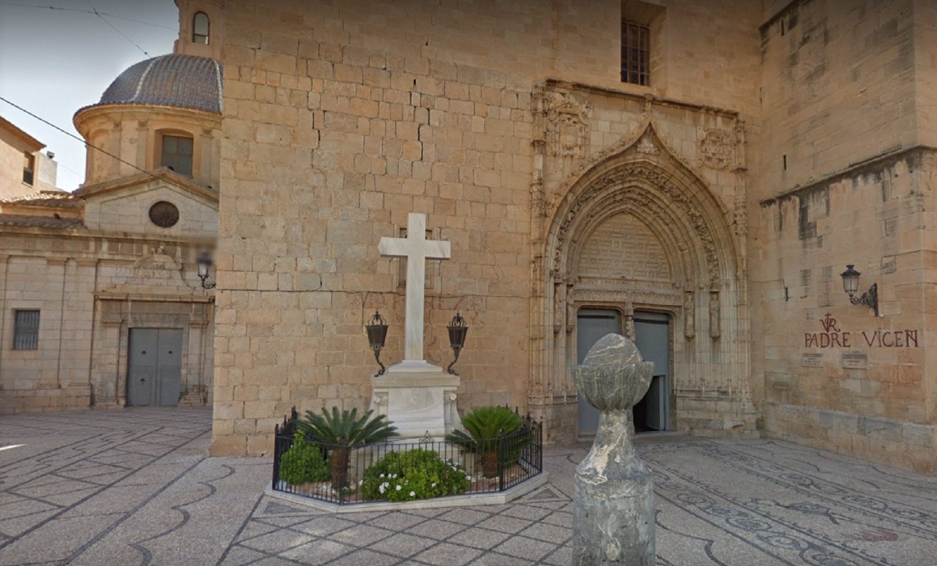 L’Ajuntament de Callosa de Segura exposa la creu franquista en el museu municipal