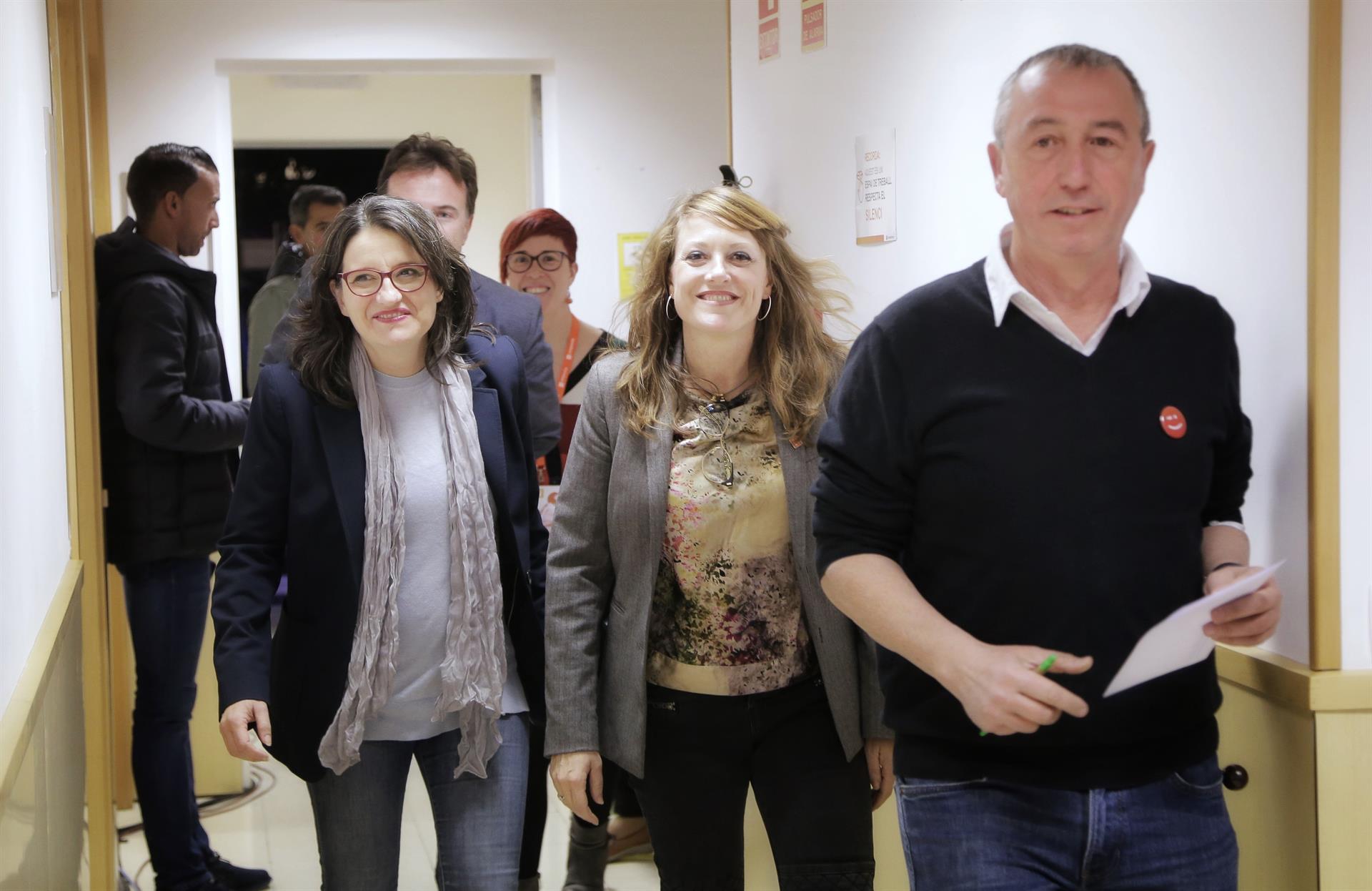 Maria Josep Picó, amb Mónica Oltra i Joan Baldoví