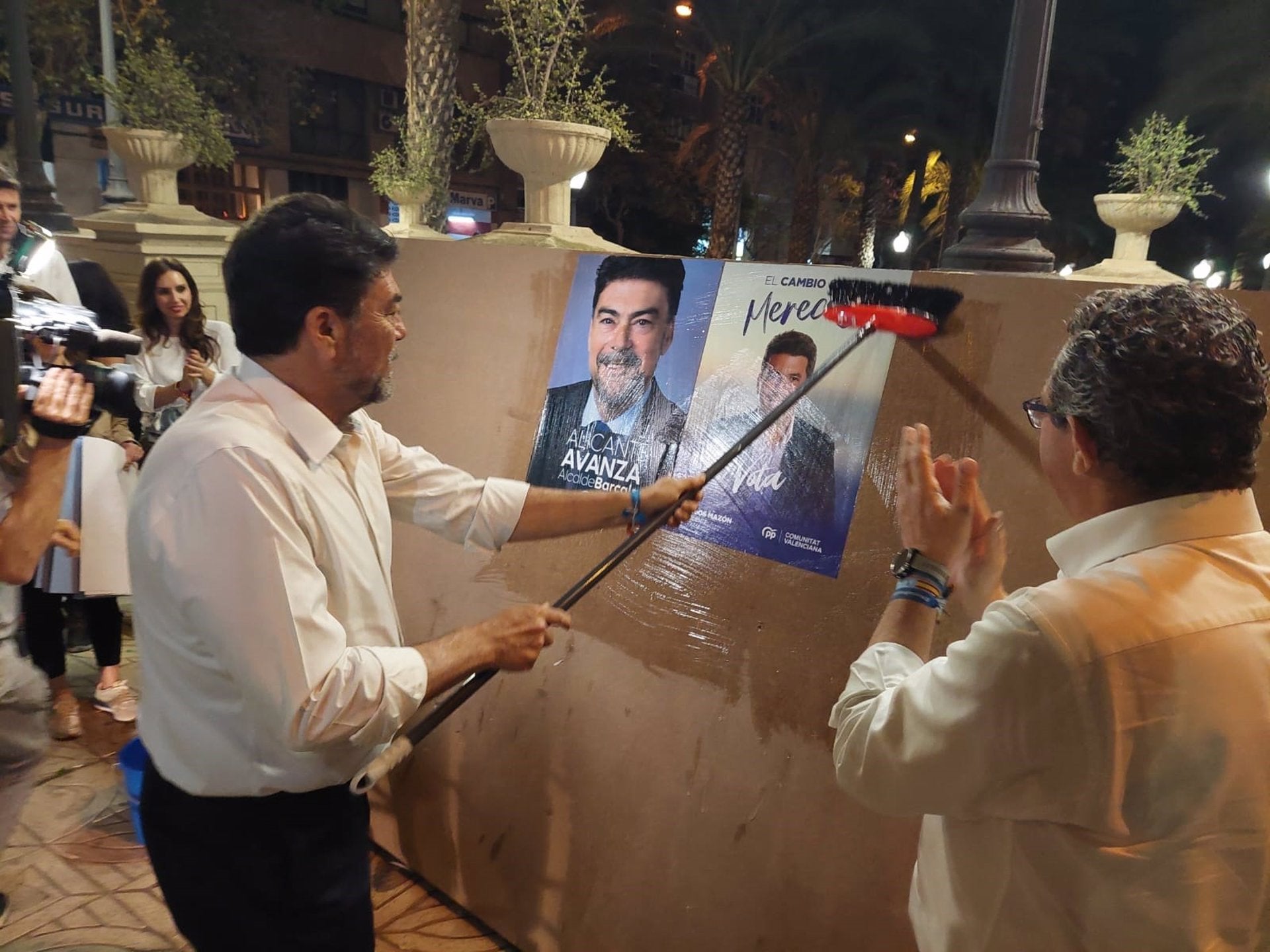 La Junta Electoral obliga a Barcala a retirar banderoles de propaganda per incomplir la llei