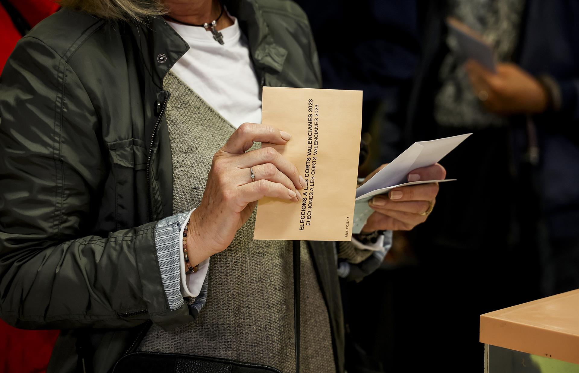 La participació electoral a les 18.00 encara baixa més respecte al 2019