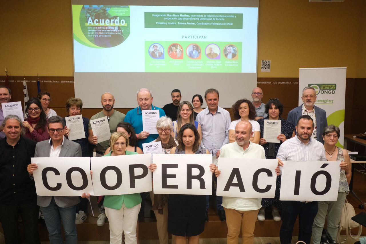 L’esquerra d’Alacant es conjura amb la cooperació internacional