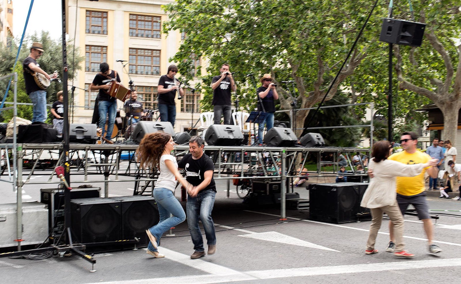 Concert de Tres Fan Ball